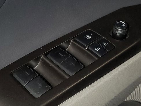 Used 2022 Toyota Camry SE image 27