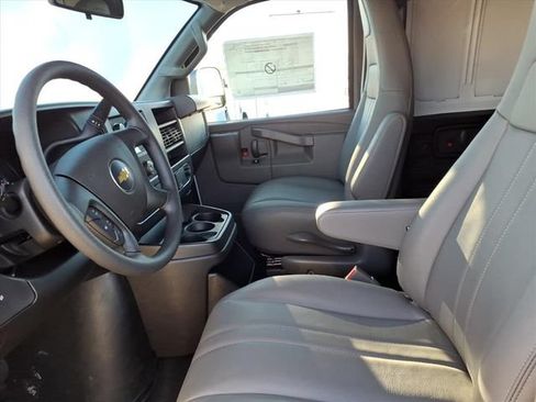 New 2026 Chevrolet Express 2500 Extended w/ Enhanced Convenience Package RWD image 11