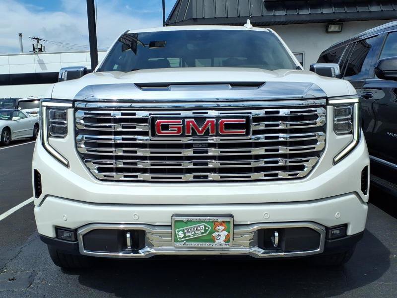 Used 2024 GMC Sierra 1500 Denali w/ Denali Reserve Package AWD/4WD image 9