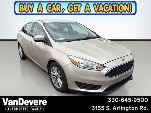 Used 2017 Ford Focus SE FWD image 1