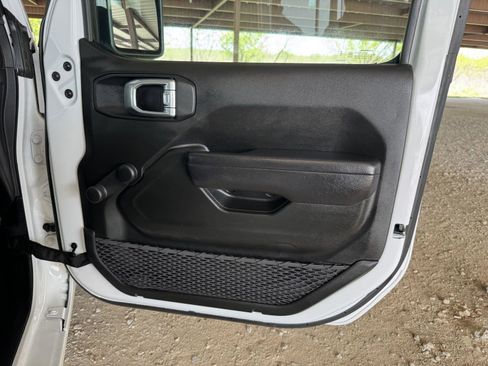 Used 2024 Jeep Gladiator Sport AWD/4WD image 36