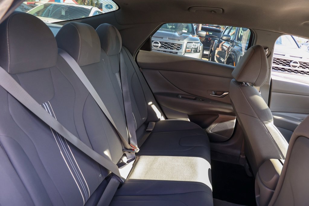 Used 2024 Hyundai Elantra SEL FWD image 17
