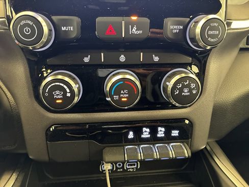 Used 2025 RAM 1500 Big Horn AWD/4WD image 19