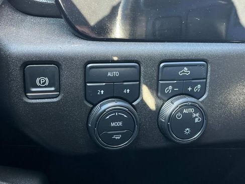 Certified 2025 Chevrolet Silverado 1500 LT w/ Work Truck Package image 32