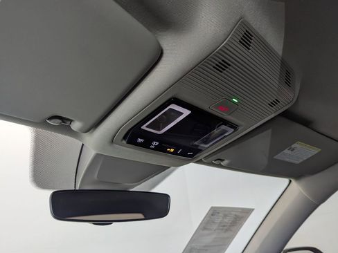 Used 2024 Volkswagen Atlas SE image 48