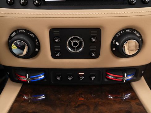 Certified 2016 Rolls-Royce Dawn image 39