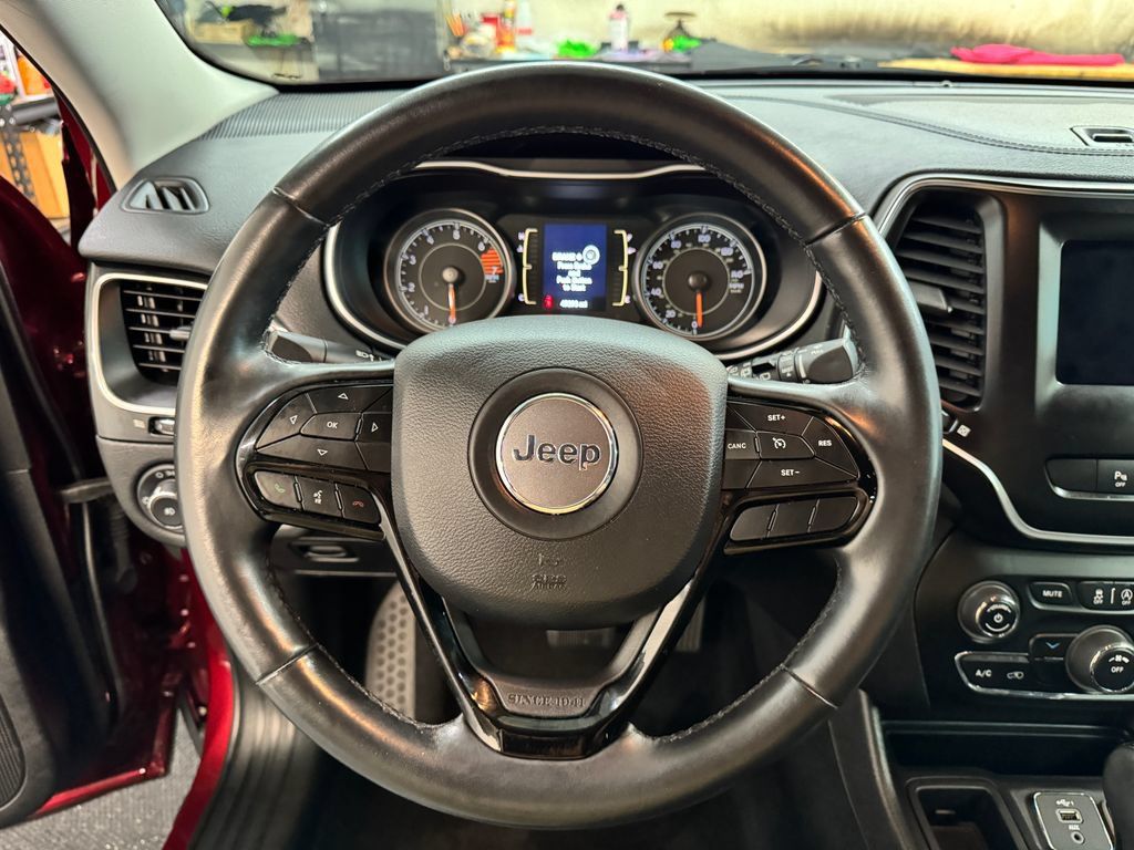 Used 2021 Jeep Cherokee Latitude Plus FWD image 19