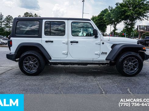 Used 2025 Jeep Wrangler Unlimited Sport AWD/4WD image 11