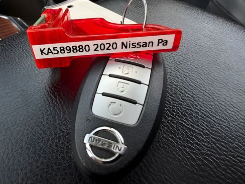 Used 2020 Nissan Pathfinder Platinum FWD image 61