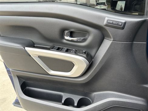 Used 2019 Nissan Titan PRO-4X w/ Pro-4x Convenience Package image 23