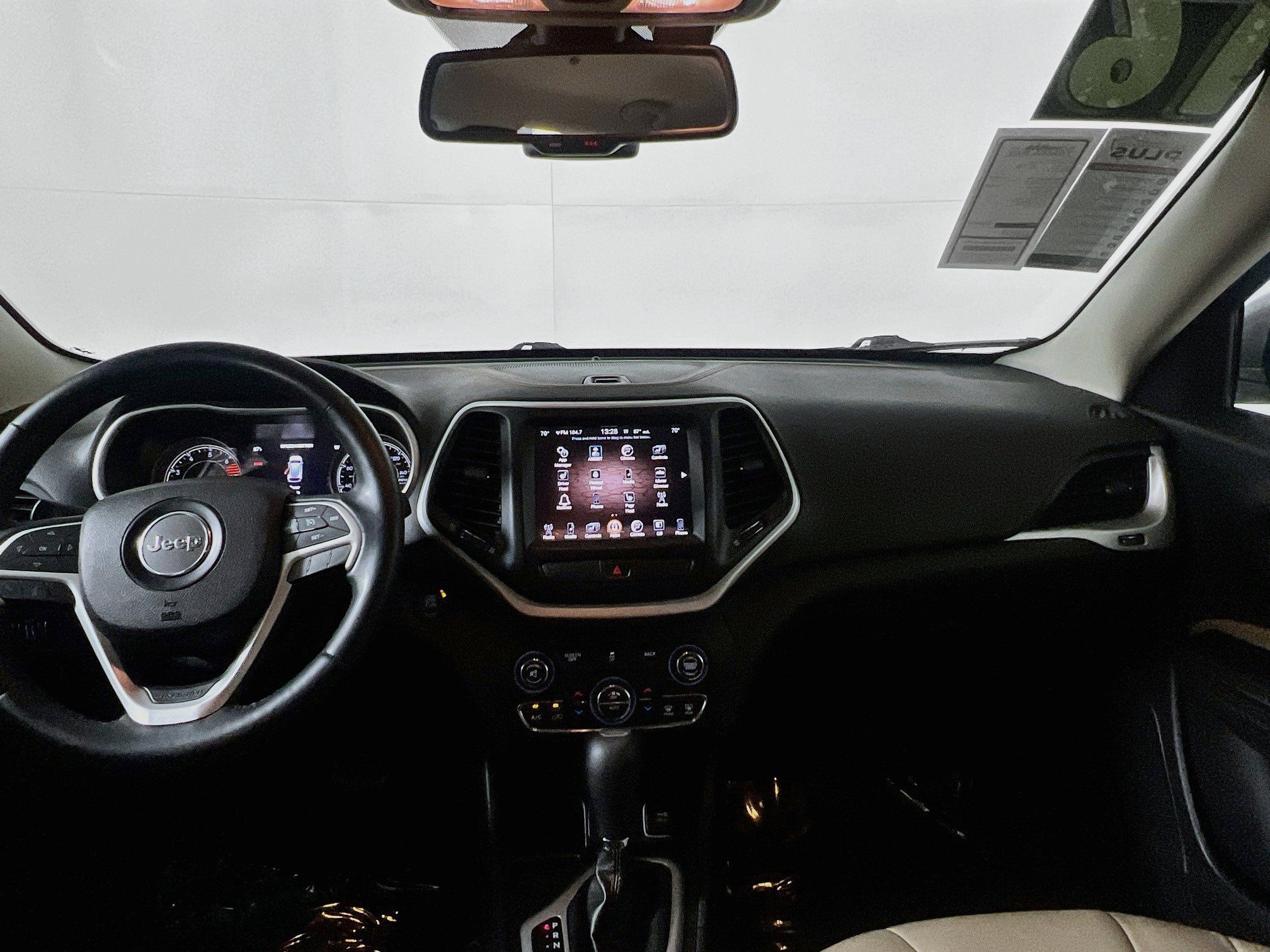 Used 2016 Jeep Cherokee Limited FWD image 30