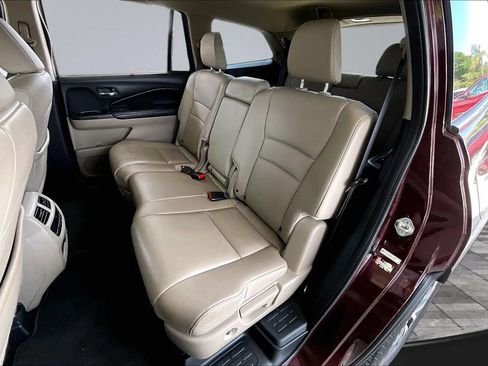 Used 2016 Honda Pilot Touring image 19