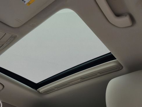 Used 2020 Mercedes-Benz GLC 300 4MATIC Coupe image 18