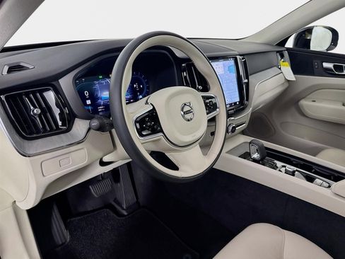 Certified 2025 Volvo XC60 B5 Plus w/ Protection Package Premier image 9