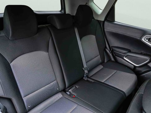 Certified 2025 Kia Soul LX w/ LX Technology Package FWD image 24