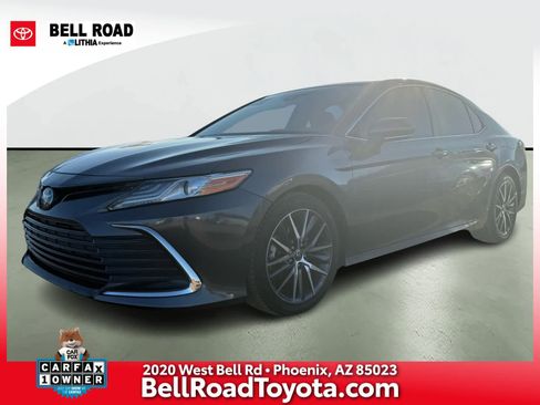 Used 2022 Toyota Camry XLE image 1