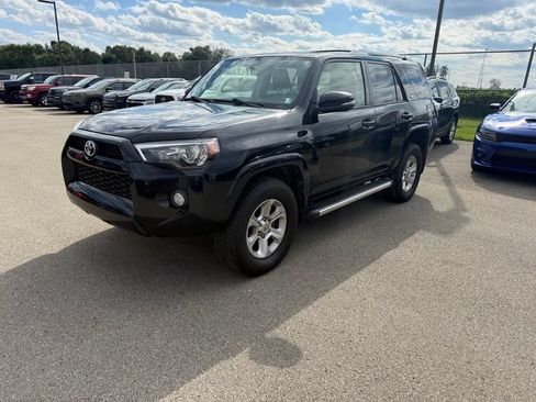 Used 2018 Toyota 4Runner SR5 Premium AWD/4WD image 2