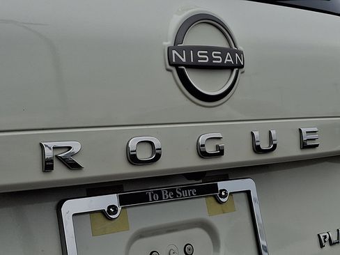 Used 2023 Nissan Rogue Platinum w/ Platinum Premium Package image 31