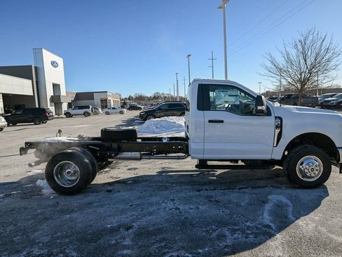 New 2026 Ford F350 XL w/ XL Chrome Package image 3