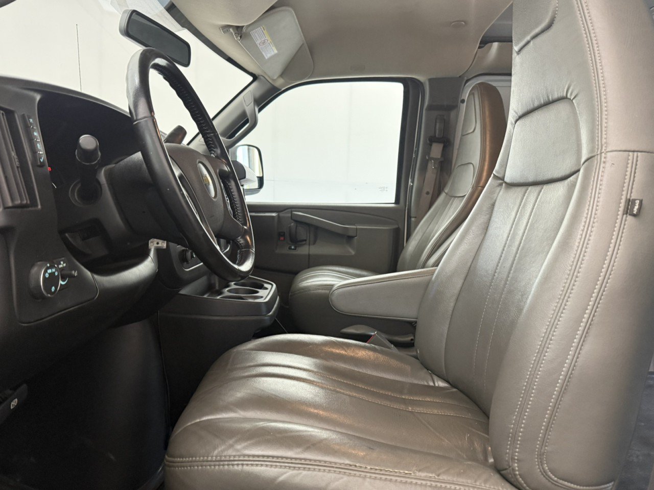 Used 2022 Chevrolet Express 2500 Extended w/ Driver Convenience Package RWD image 15