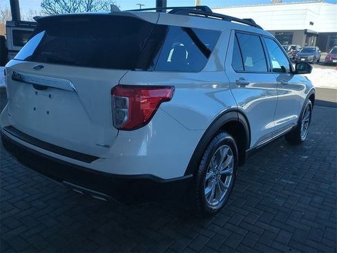 Used 2020 Ford Explorer XLT w/ Equipment Group 202A image 7
