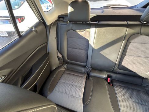 Used 2025 Chevrolet Trax LT image 39