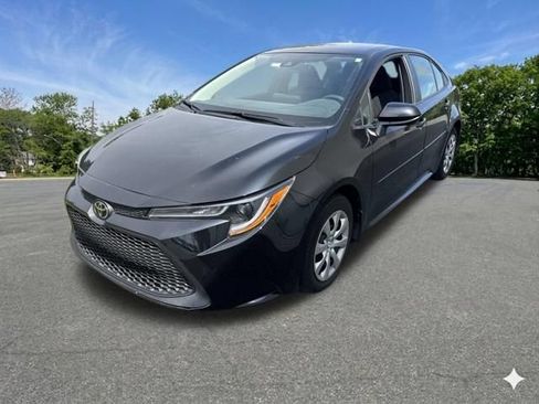 Used 2022 Toyota Corolla LE FWD image 2