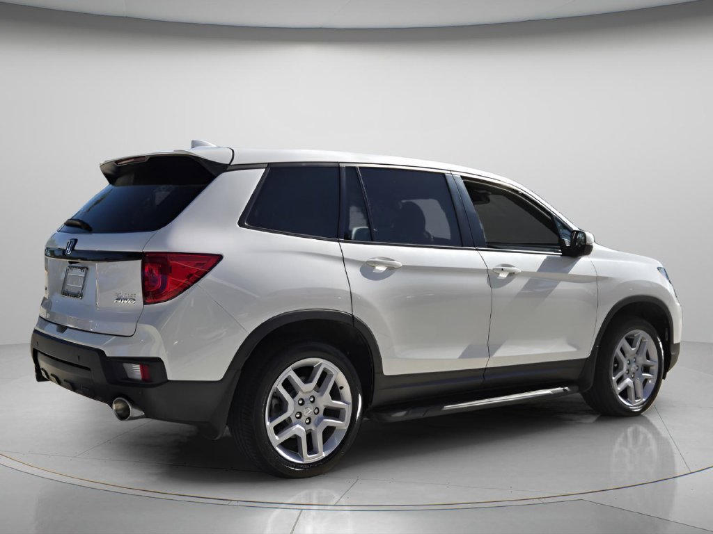 Certified 2025 Honda Passport EX-L image 4