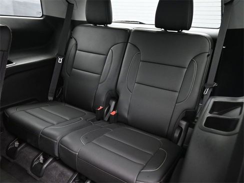 Certified 2021 GMC Acadia SLT w/ Elevation Edition image 13