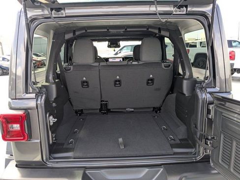 New 2026 Jeep Wrangler Unlimited Rubicon AWD/4WD image 12