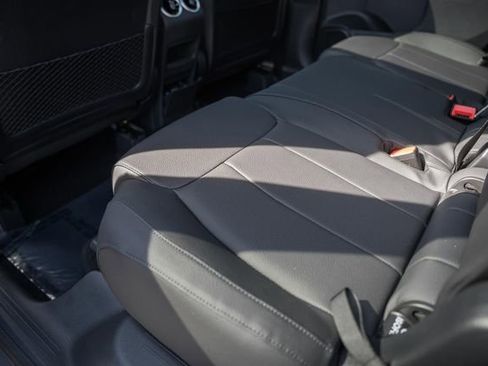 New 2026 Mercedes-Benz GLB 250 4MATIC image 35