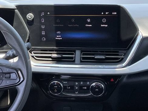 Used 2025 Chevrolet Trax LT FWD image 16