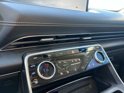 Used 2024 Genesis GV80 3.5T w/ Advanced Package image 25