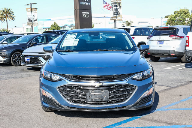Used 2024 Chevrolet Malibu LT FWD image 2