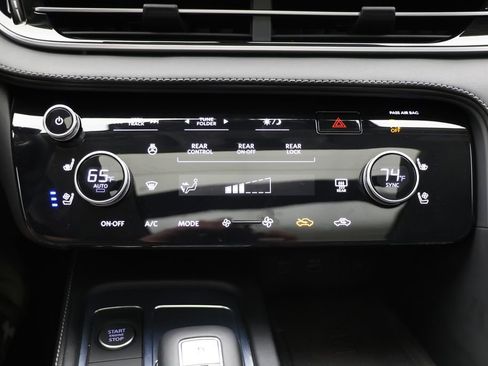 Used 2023 INFINITI QX60 Luxe w/ Cargo Package AWD/4WD image 23