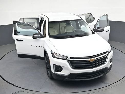 Used 2022 Chevrolet Traverse LS FWD image 38