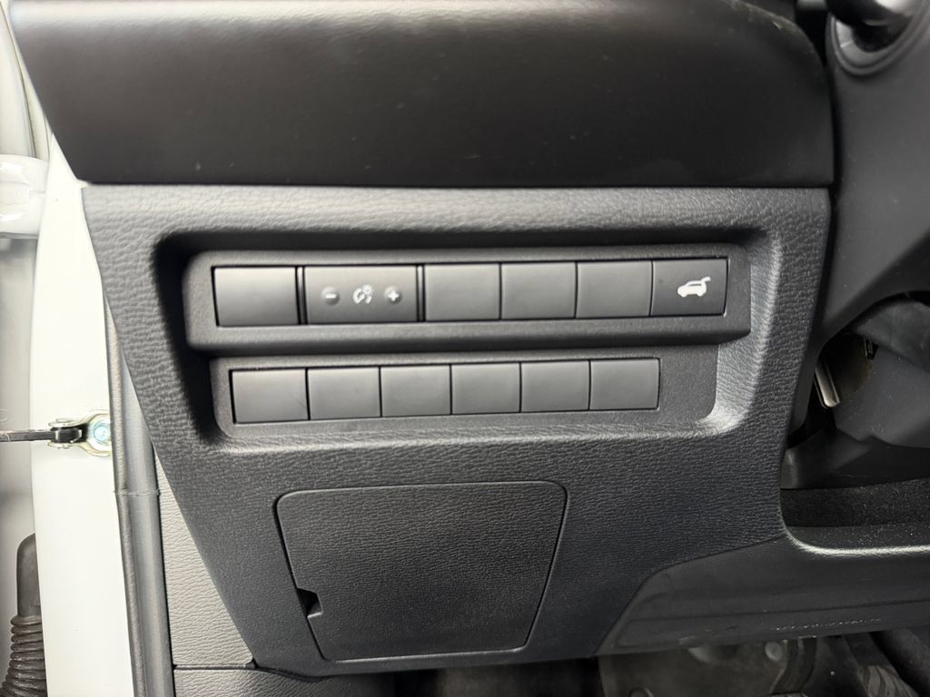 Used 2023 Mitsubishi Outlander SE FWD image 24