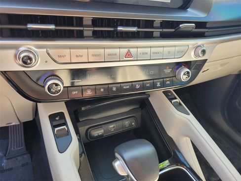 Used 2023 Kia Telluride S image 24