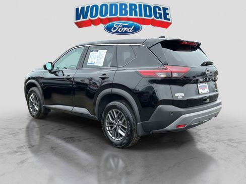 Used 2023 Nissan Rogue S image 5