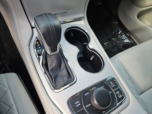 Used 2020 Jeep Grand Cherokee Summit AWD/4WD image 16