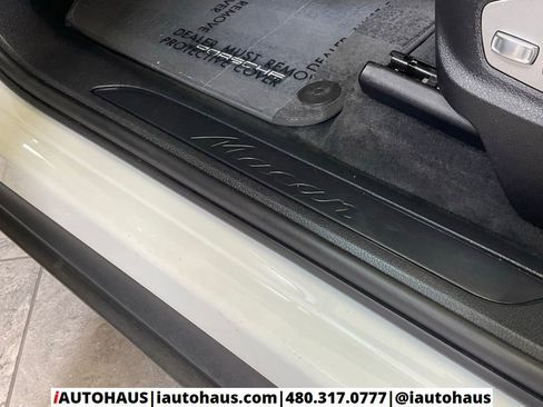 Used 2017 Porsche Macan image 46