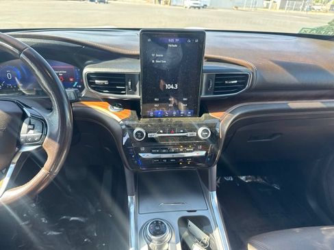 Used 2021 Ford Explorer King Ranch w/ Premium Technology Package RWD image 22