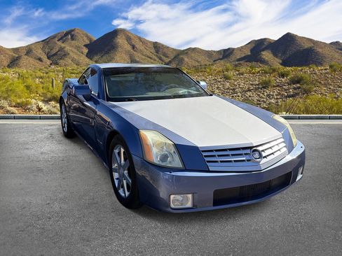 Used 2005 Cadillac XLR RWD image 6