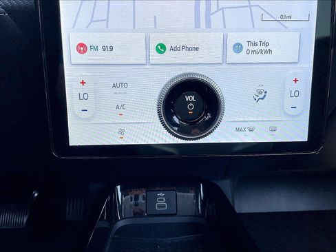 Certified 2025 Ford Mustang Mach-E Select AWD/4WD image 31