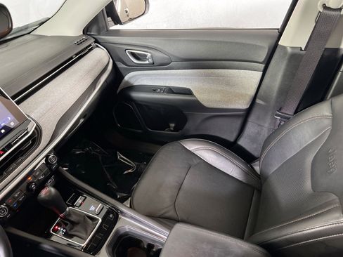 Used 2022 Jeep Compass Latitude image 21