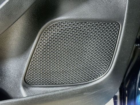 Used 2024 Chrysler Pacifica Touring FWD image 21