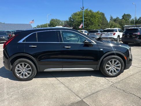 Used 2021 Cadillac XT4 Premium Luxury w/ Cold Weather Package AWD/4WD image 4