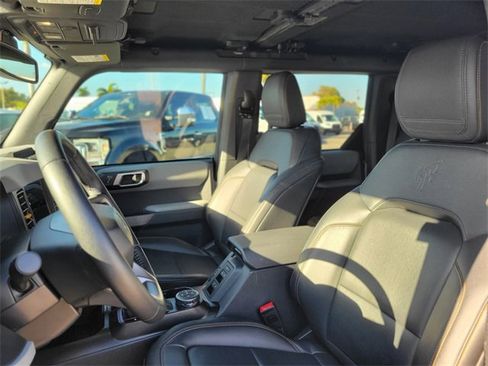 Used 2022 Ford Bronco Badlands image 19