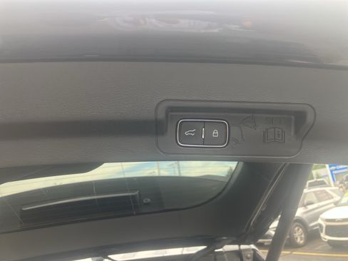 Used 2023 Ford Explorer XLT w/ Equipment Group 202A AWD/4WD image 13
