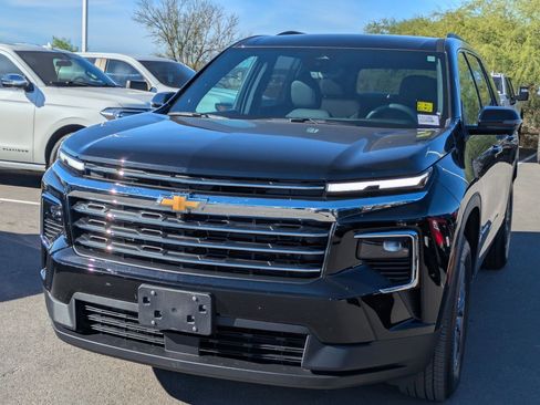 Used 2026 Chevrolet Traverse LT w/ Driver Confidence Package image 7